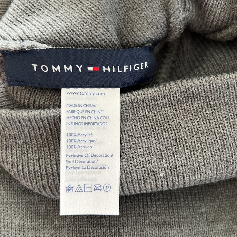 Tommy Hilfiger 2-Piece Logo Beanie & Scarf Set - Picture 6 of 7